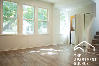 2649 N Wayne Ave, Unit 2F in Chicago, IL - Building Photo - Building Photo