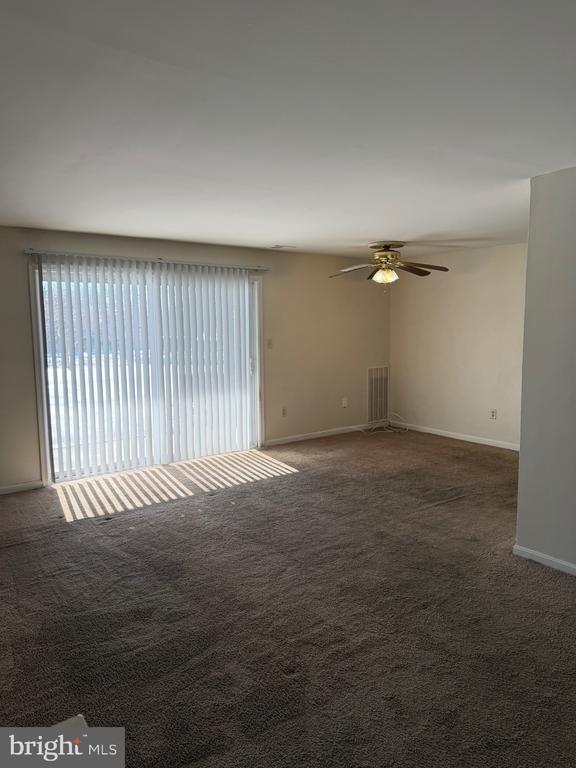 6609 Rapid Water Way in Glen Burnie, MD - Building Photo - Building Photo