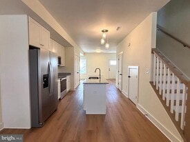 113 W North St in Charles Town, WV - Building Photo