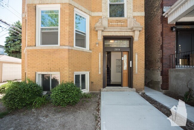 2814 N Troy St in Chicago, IL - Building Photo - Building Photo
