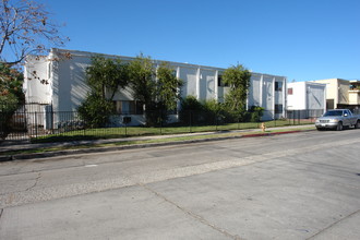 Burnet Garden Apartments in North Hills, CA - Building Photo - Building Photo