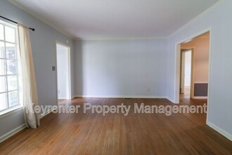 2220 S Indianapolis Ave in Tulsa, OK - Building Photo - Building Photo