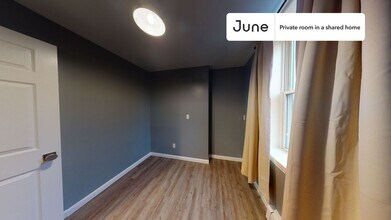Private bedroom in 3 bed/1 bath Home in Boston, MA - Building Photo - Building Photo