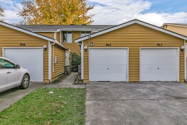 912 28th St NE in Auburn, WA - Building Photo - Building Photo