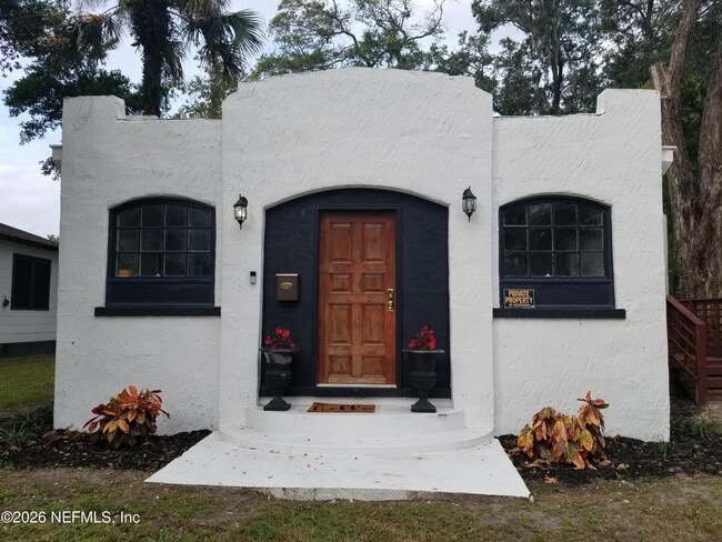 property at 519 W 26th St