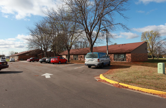 St. Croix Manor in Prescott, WI - Foto de edificio - Building Photo