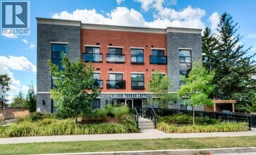 15 Devitt Ave S in Waterloo, ON - Building Photo - Building Photo