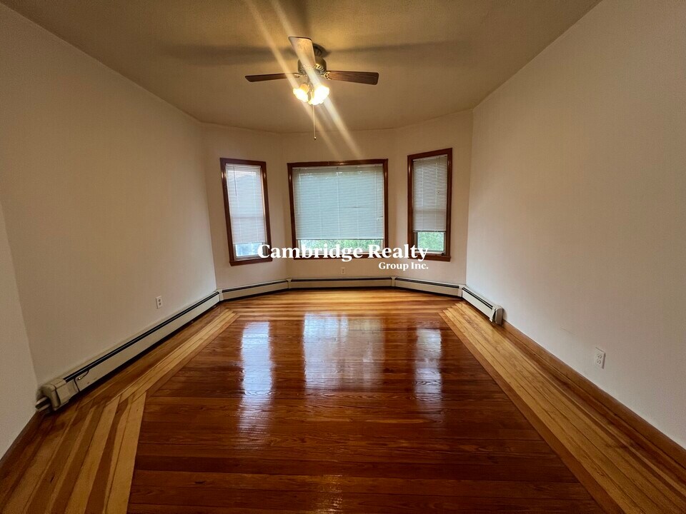 6 Boston Ave, Unit T in Somerville, MA - Building Photo