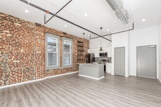 The Residences at 218 E Main St in Columbus, OH - Building Photo - Building Photo