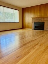 12615 SW Glenhaven St in Portland, OR - Building Photo - Building Photo