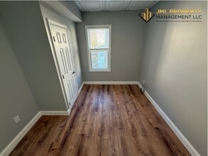 47 Bogle St, Unit 2 in Fall River, MA - Building Photo - Building Photo