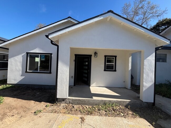 1231 E Mason St, Unit C in Santa Barbara, CA - Building Photo - Building Photo