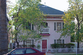 1822 F St in Sacramento, CA - Building Photo - Building Photo