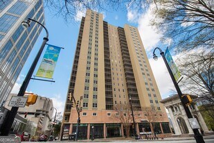 300 Peachtree St NE, Unit 21K in Atlanta, GA - Building Photo