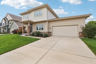 9919 Bronze Leaf Ln in Middleton, WI - Building Photo - Building Photo