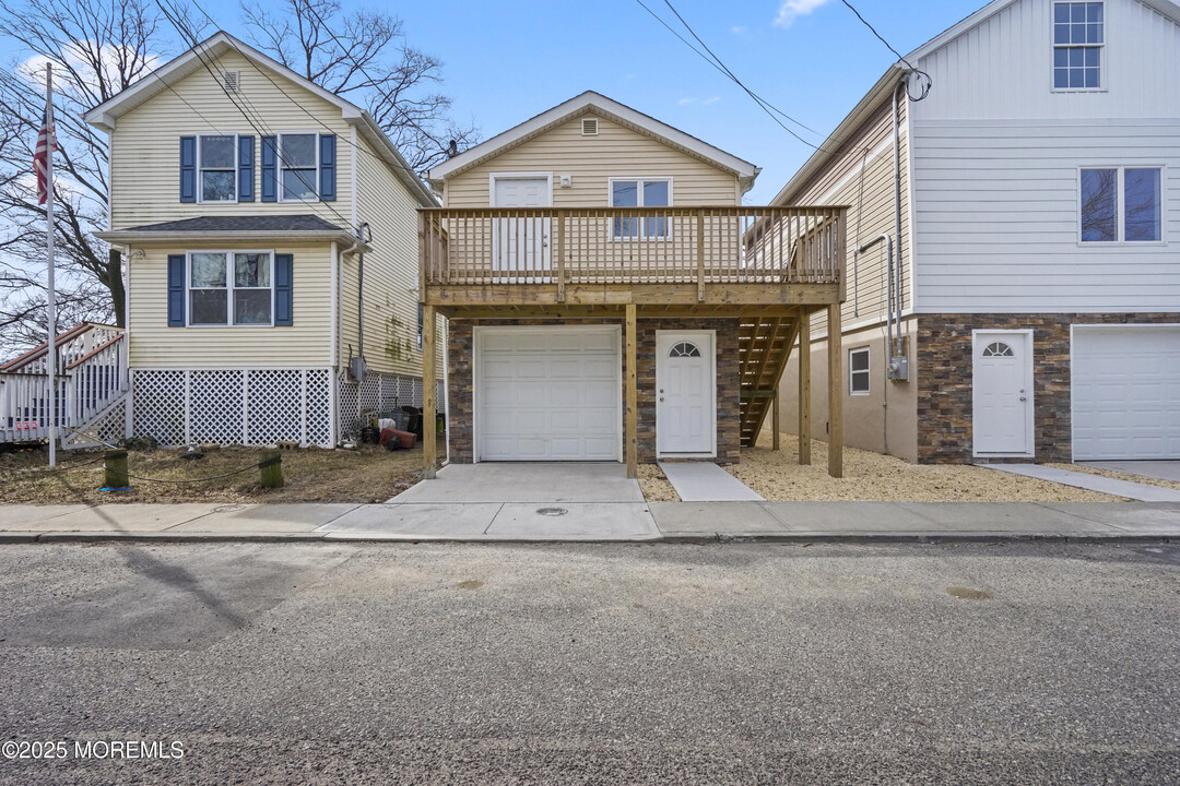 9 Smith Pl in Keansburg, NJ - Building Photo