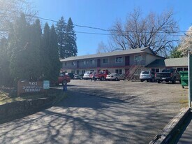 501 SE Davis St in McMinnville, OR - Building Photo