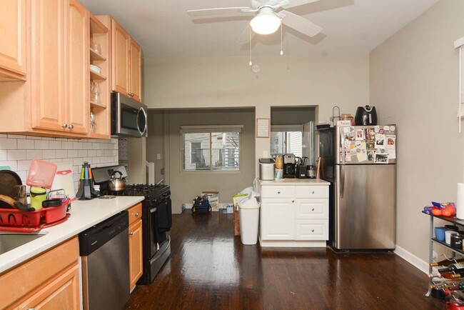 3050 N Seminary Ave, Unit M07B in Chicago, IL - Building Photo - Building Photo
