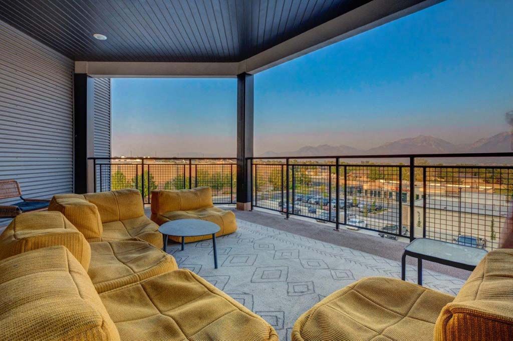 Odessa at the District in South Jordan, UT - Foto de edificio