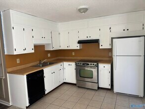 2607 Wynterhall Rd SE in Huntsville, AL - Building Photo - Building Photo