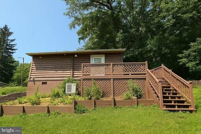 property at 7699 Hedgesville Rd