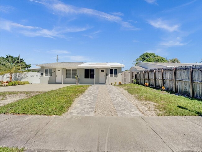 501 NE 57th Ct in Fort Lauderdale, FL - Foto de edificio - Building Photo