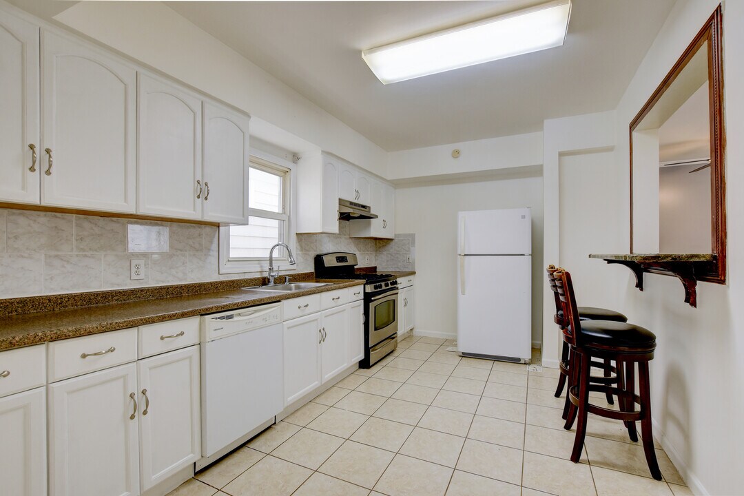 150 Brookdale Ave, Unit 1 in Newark, NJ - Building Photo