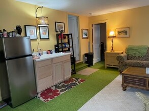 30 Belmont Ave, Unit #2 in Keene, NH - Foto de edificio - Building Photo