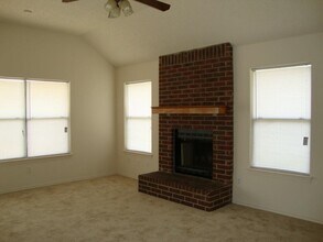 1007 Black Locust Drive West in Pflugerville, TX - Building Photo - Building Photo