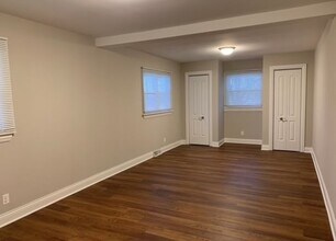 855 Munhall Ave, Unit B in St. Charles, IL - Foto de edificio - Building Photo