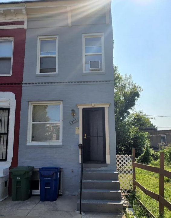 245 N Bruce St in Baltimore, MD - Building Photo