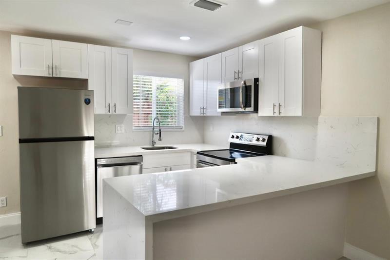 110 SW 20th Ave in Fort Lauderdale, FL - Building Photo