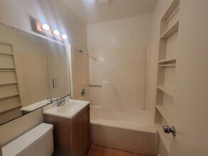 1910 Ave N Ursuline St-Unit -2 in Galveston, TX - Building Photo - Building Photo