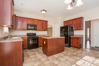 2480 Freemont St in Snellville, GA - Building Photo - Building Photo