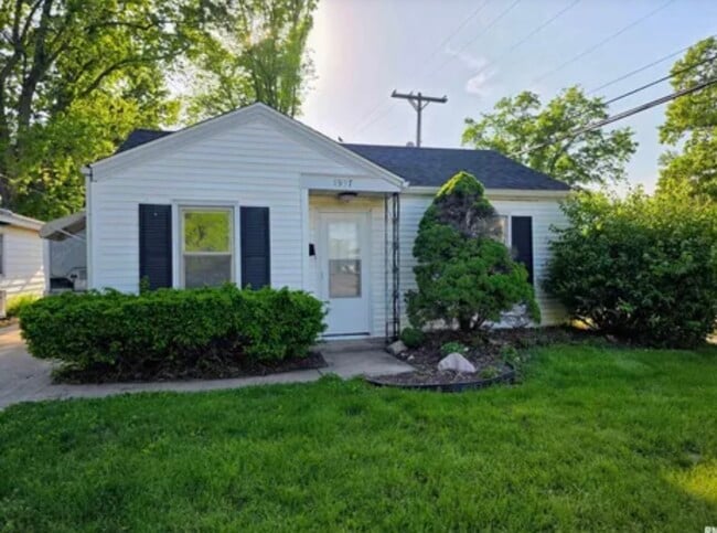property at 1937 N 20th St
