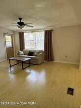 106 Sunrise Ave in Satellite Beach, FL - Foto de edificio - Building Photo