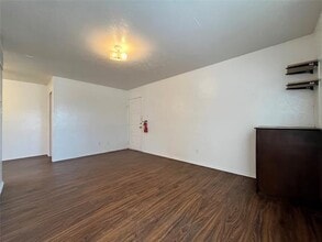 2526 W Prairie St in Denton, TX - Building Photo - Building Photo