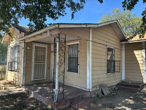 229 Grenet St in San Antonio, TX - Building Photo - Building Photo