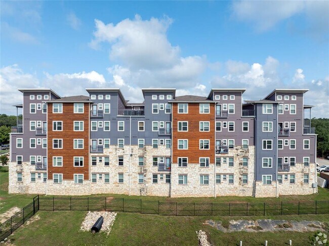 3300 Oak Creek Dr in Austin, TX - Building Photo - Building Photo