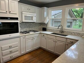 615 White Pine Dr in Laurel Park, NC - Building Photo - Building Photo