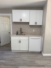 16 Saint John St in North Brookfield, MA - Building Photo - Building Photo