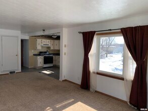 3521 1/2 24th Ave in Moline, IL - Building Photo - Building Photo