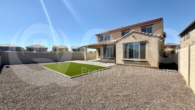 5655 N 88th Ln in Glendale, AZ - Building Photo - Building Photo