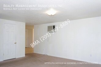 301 Sunnyside Dr in Caldwell, ID - Building Photo - Building Photo