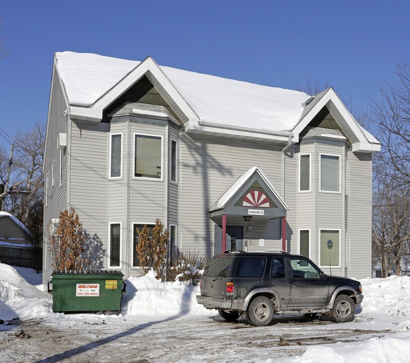 8 Winter St in St. Paul, MN - Building Photo