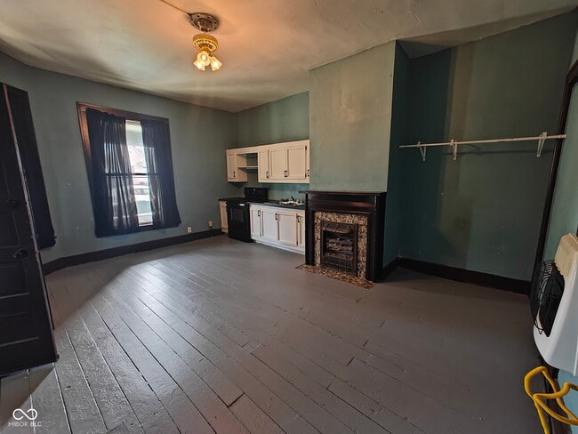 392 W Broadway St in Shelbyville, IN - Building Photo - Building Photo