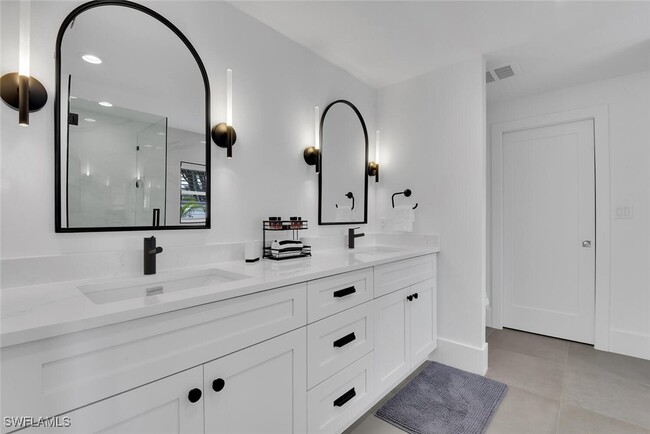 property at 420 Harbour Dr