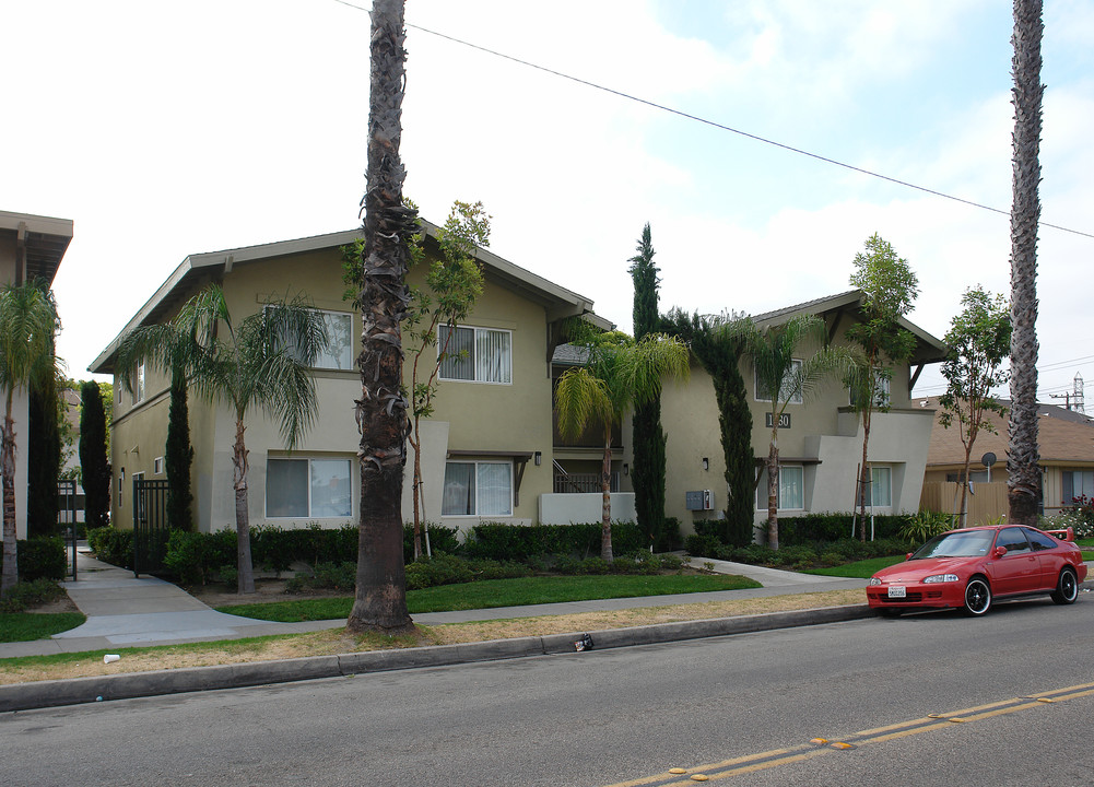 1530 S 9th St in Anaheim, CA - Foto de edificio