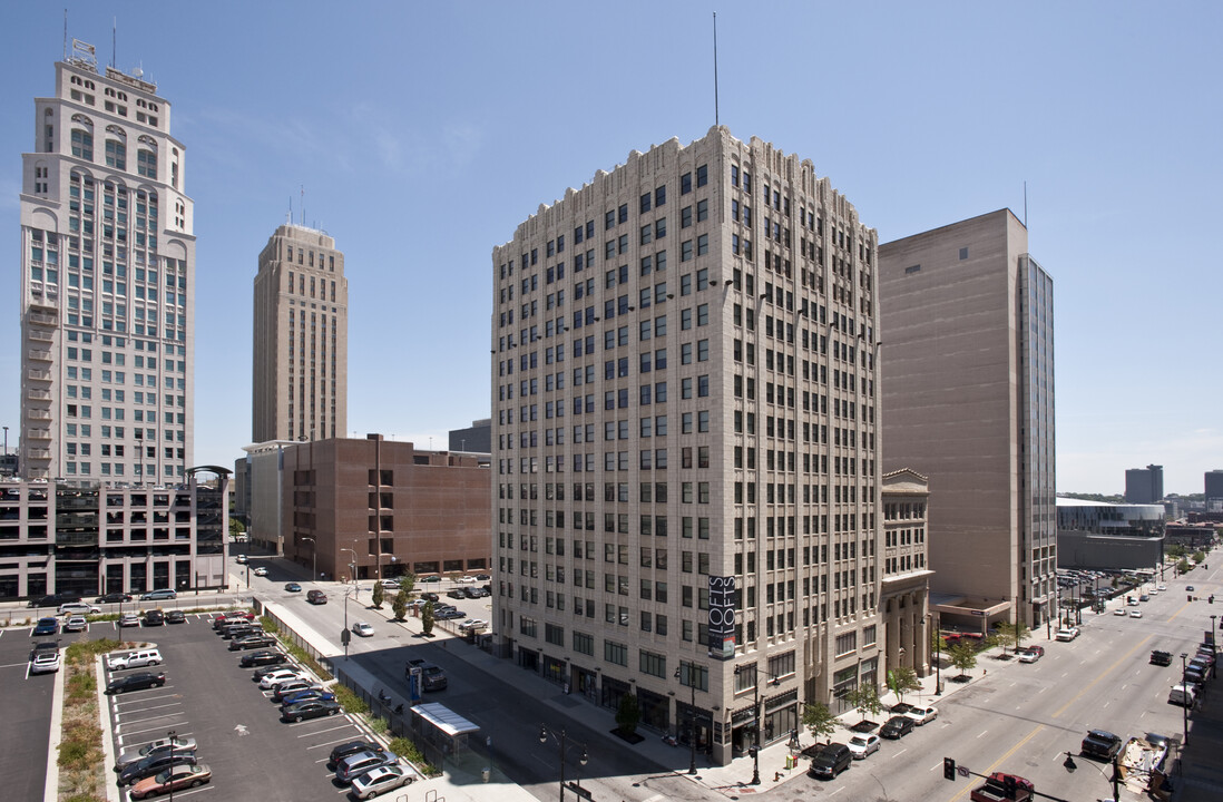 Professional Building in Kansas City, MO - Building Photo