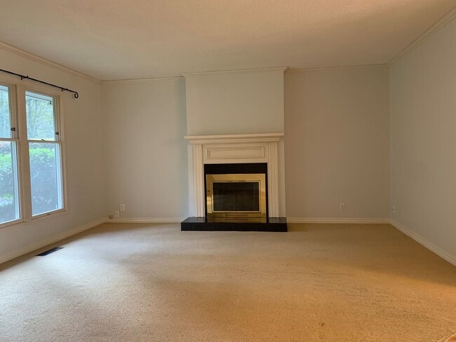 1161 Larch St in Lake Oswego, OR - Building Photo - Building Photo